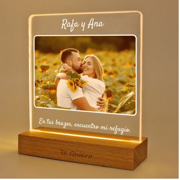 Lámparas LED con nombres o fechas grabadas